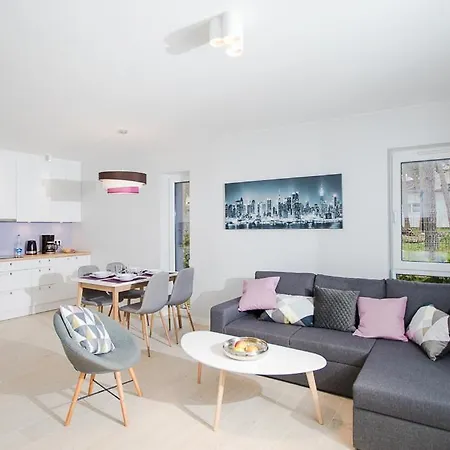 Wrzos Z Ogrodkiem Apartment *